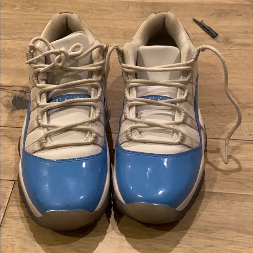 Jordan 11 retro low university blue